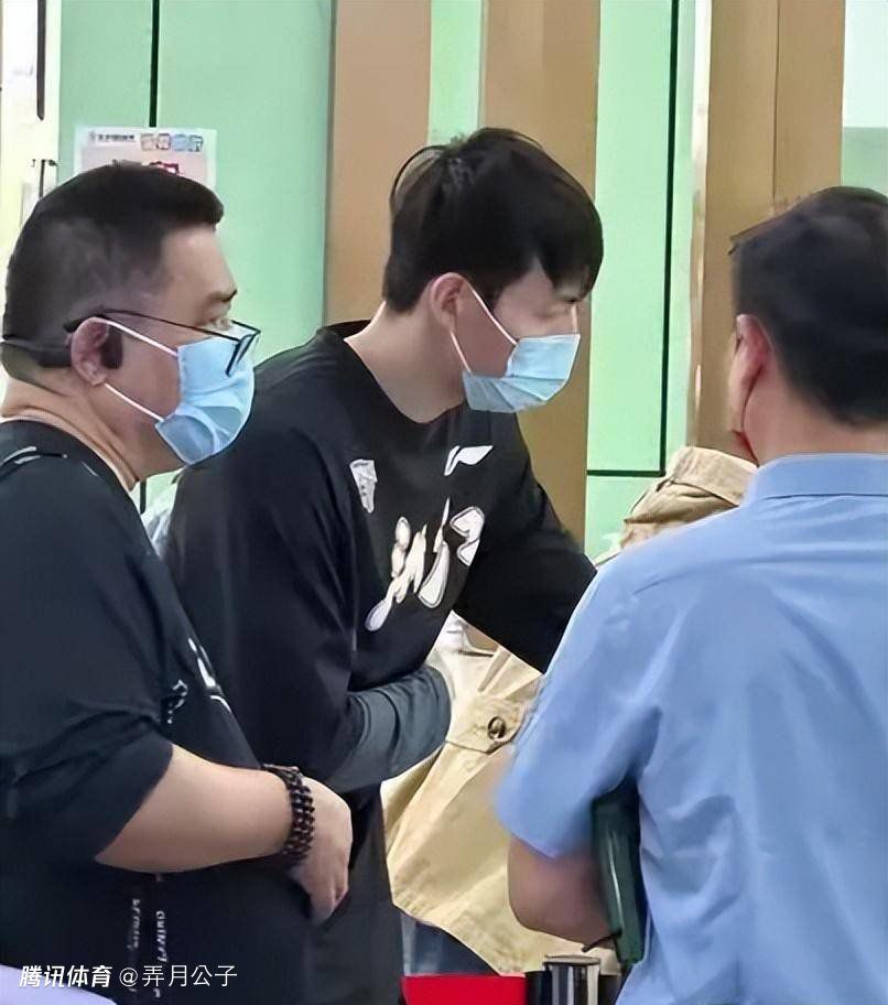如果;大姨妈真实存在会怎样？由二阶堂富美、伊藤沙莉等主演的电影《生理酱》曝出先期剧情，影片主人公对生理期进行了吐槽：;一年哪怕一回也好，让男人也体验下生理期吧
